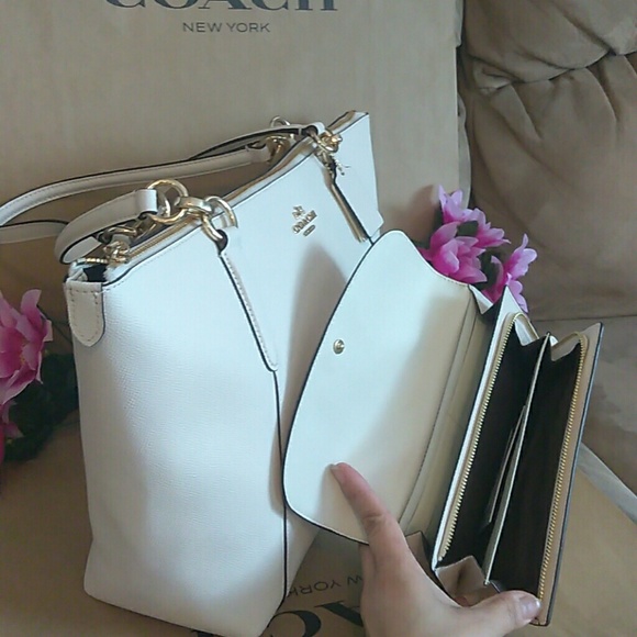 NWT Coach tote purse bag w/ wallet - Picture 3 of 8